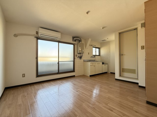 マンションコスモⅢの居間・リビング