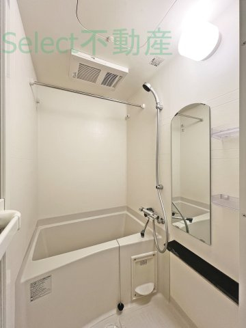プレサンスＮＡＧＯＹＡファストの浴室