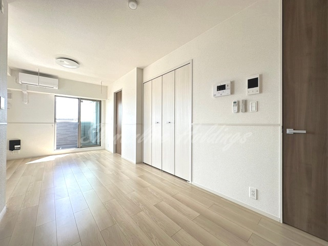 茅ヶ崎市室田２丁目のアパートの居間・リビング