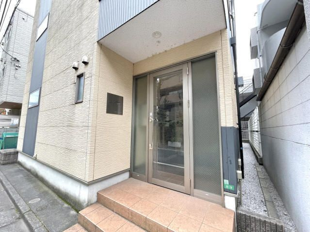 ルクール氷川台のエントランス