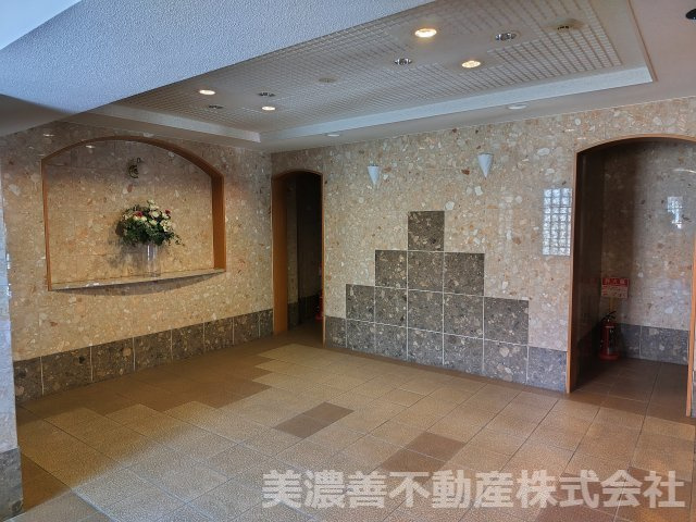 ６７３８４　キャッスルハイツ長良井田Ⅳのエントランス