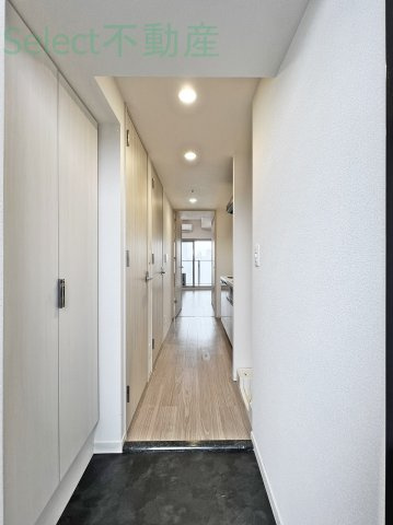 プレサンス千種駅前レイズの玄関