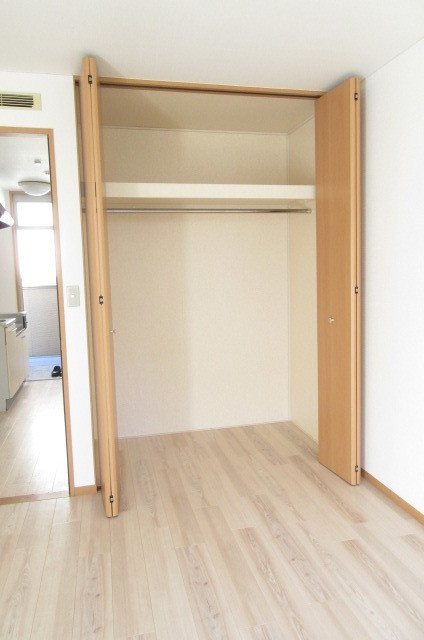 クローバー1番館の収納|大型のクローゼットです