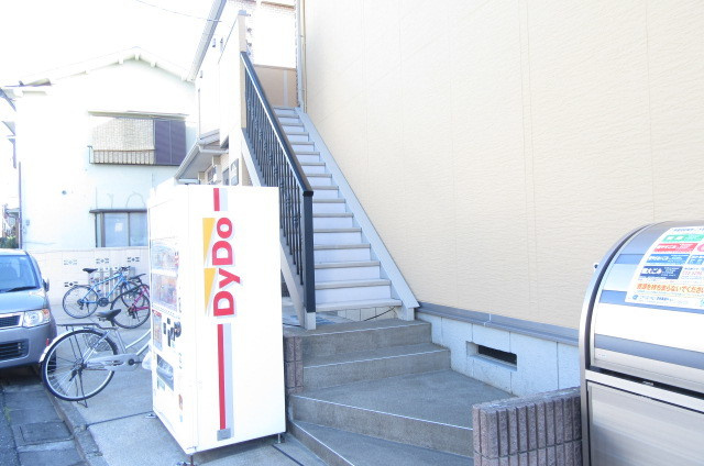 クローバー1番館のその他共用部分|共用階段です
