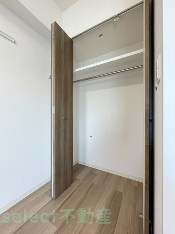 プレサンスＳＡＫＡＥフロントの収納