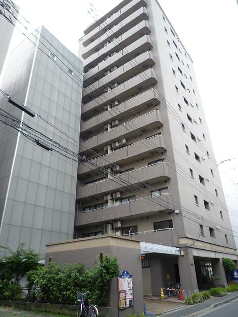 第２ロイヤルシラコのエントランス