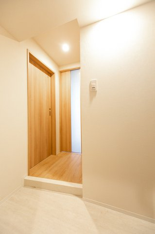 【玄関】 | ウィステリア　エス　上野 | ※写真は同タイプ住戸です。