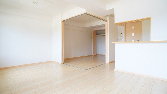 アーバンヒルズⅡの居間・リビング