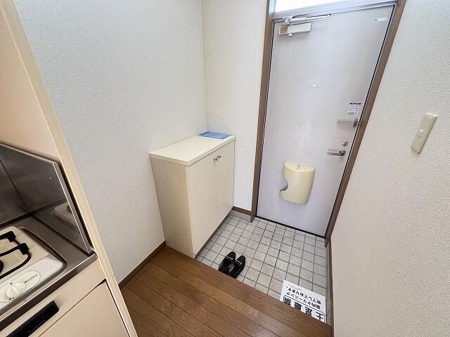 アゼリアハイツの玄関