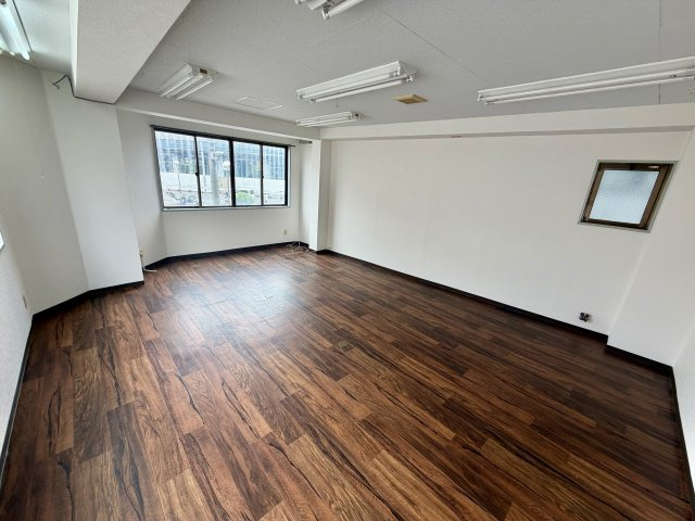 大阪市東淀川区東中島５丁目の店舗事務所の内装