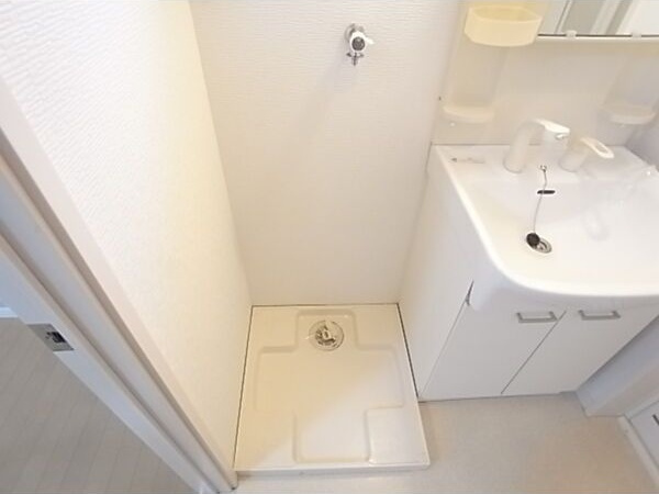 クレフラスト広川　A棟の洗面所
