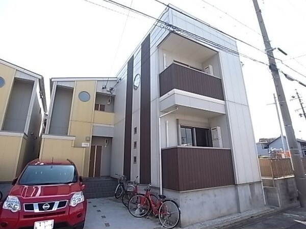 クレフラスト広川　A棟の外観