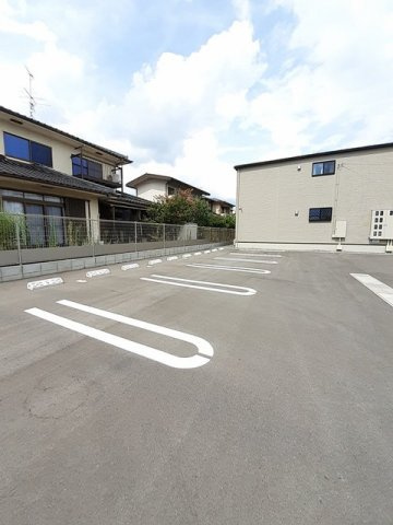 ノーブル　メゾン　旭ヶ丘の駐車場