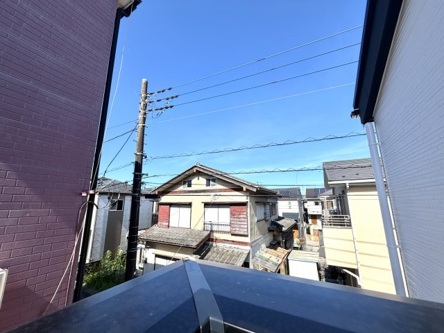 越谷市大沢２期　新築戸建ての展望|抜け感のある景色が魅力的なロケーション。室内からの視線も遠くまで通り開放的です。