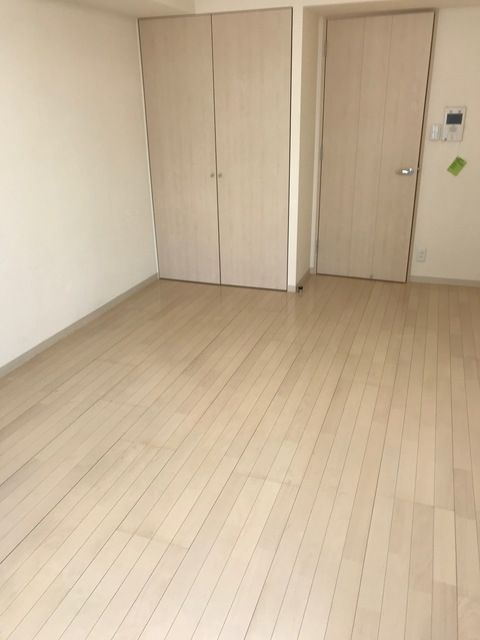 ホワイトヒルズ富士見台の居間・リビング|こちらのリビングで趣味の時間をお楽しみください