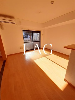 【居間・リビング】 | サンレミお花茶屋 | 洋室のお部屋です。