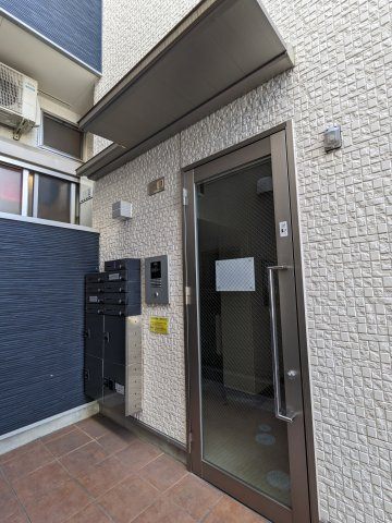 ハーモニーテラス志賀町Ⅲのエントランス