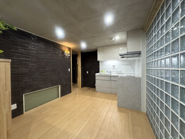 若葉3丁目戸建て1階の居間・リビング|LDK