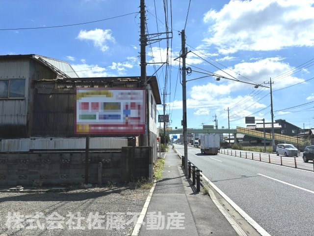 『鴻巣駅』東口15分・約117坪の国道17号線沿いの売地の前面道路含む現地写真|2026年9月24日10:40頃に国道17号線を熊谷方面から大宮方面に撮影。物件は左側です。