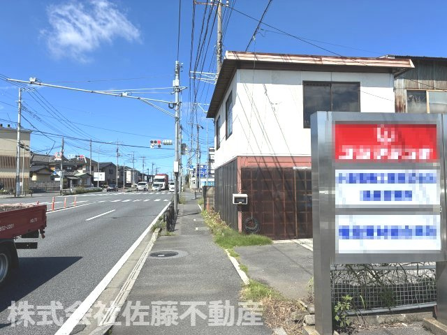 『鴻巣駅』東口15分・約117坪の国道17号線沿いの売地の前面道路含む現地写真|2026年9月24日10:40頃に国道17号線を大宮方面から熊谷方面に撮影。物件は右側です。