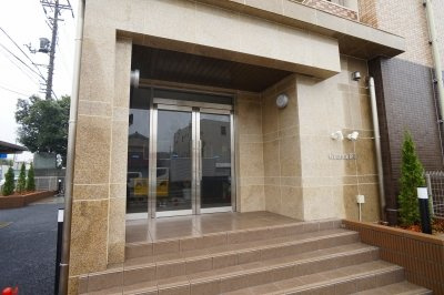 グランデ新宿のエントランス