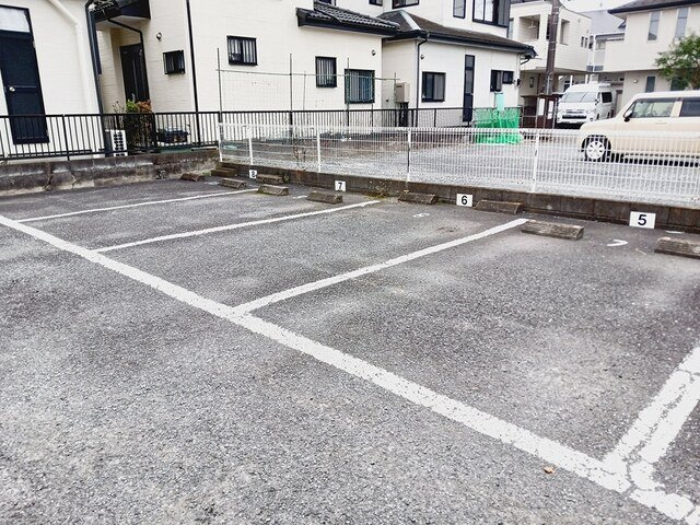 アンソレイエ・Ⅰの駐車場