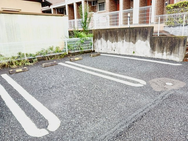ベル・アルモニーⅡの駐車場