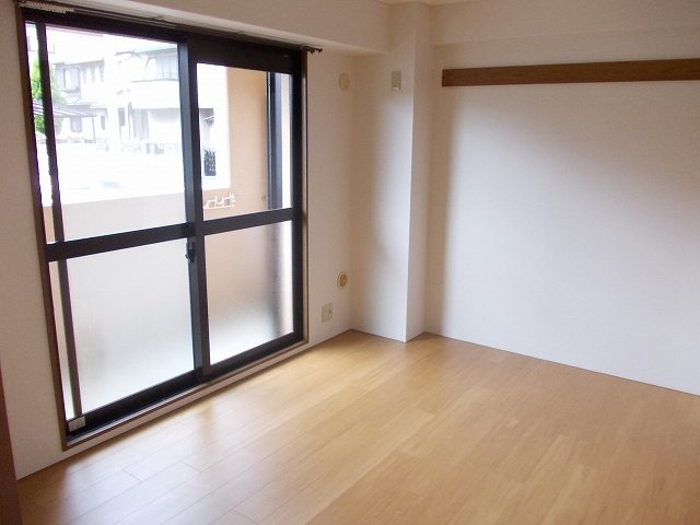 ＭＡＬＩＢＵ　ＧＡＲＤＥＮの内装