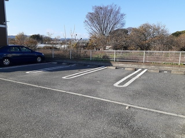 サンハイムＢの駐車場