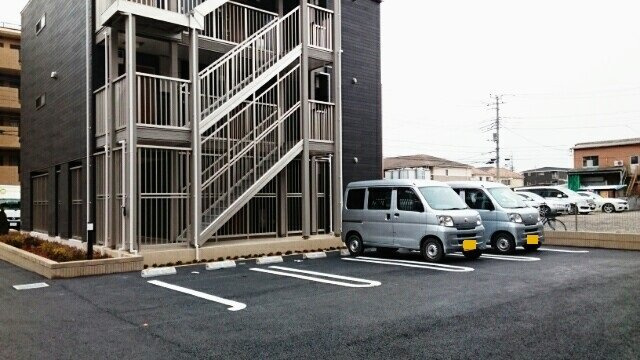 フォルトゥナⅡの駐車場
