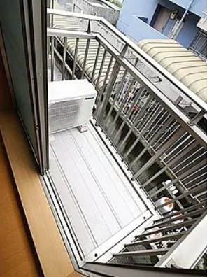 アンプルール　クラージュWestのバルコニー