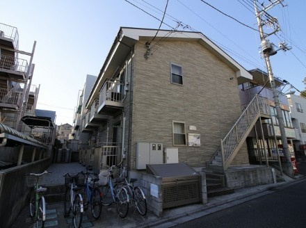 アンプルール　クラージュWestの外観