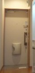 アンプルール　クラージュWestの玄関