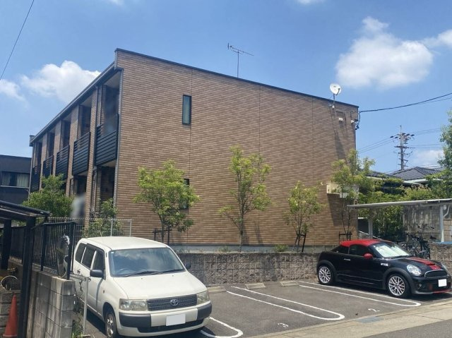 レオネクストクレセント梅里の外観