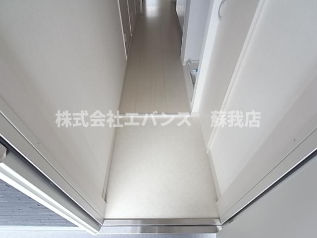 【玄関】 | グレイス千葉中央Ⅱ | 収納もある玄関です