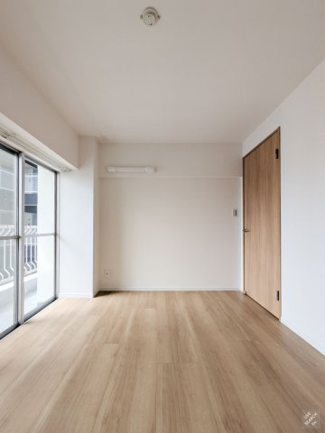 マンションアベニューの洋室