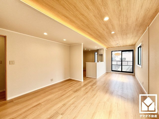尼崎市西難波町４丁目の居間・リビング