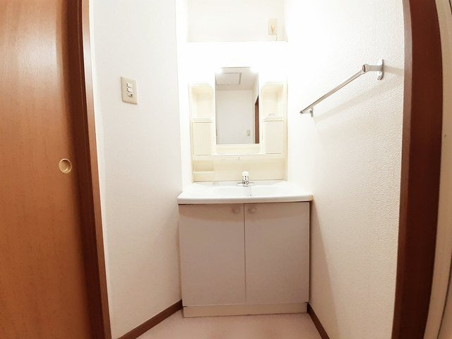 エンブレムの洗面所