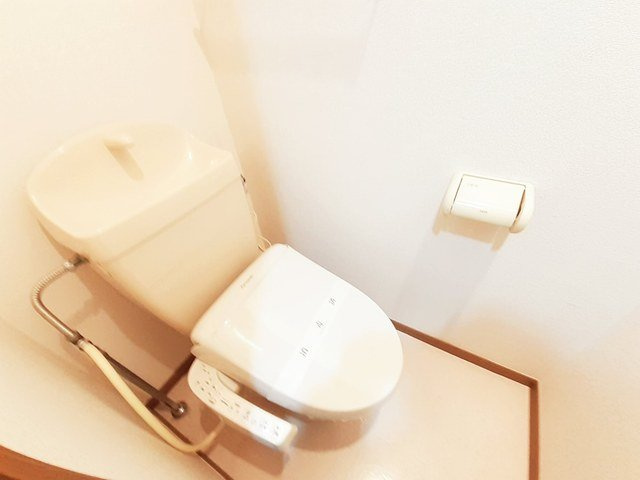 エンブレムのトイレ