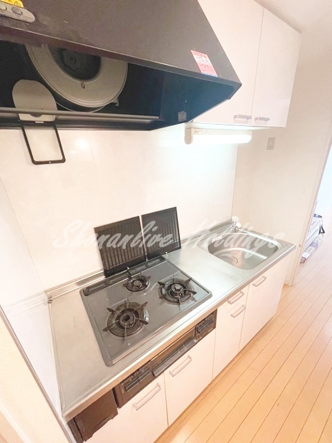 横浜市中区本牧三之谷の賃貸マンションのキッチン|★三口コンロのガスキッチン★