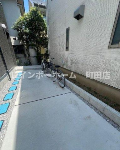 カインドネス小田急相模原南※初期費用分割あと払いサービス利用可能物件の駐車場