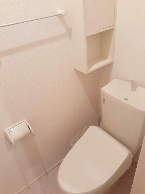 鎌倉市大町５丁目のアパートのトイレ