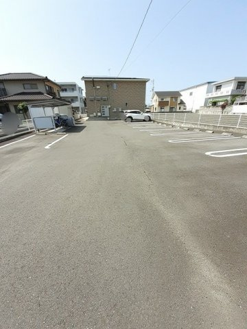フローラの駐車場