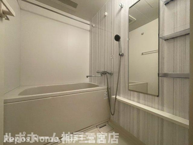ボンニー元町の浴室