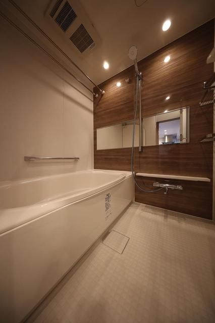 プライマル町屋の浴室