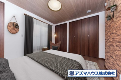 【内装】 | 堺市北区金岡町　中古戸建 | 7.8帖の主寝室！南向きバルコニーに繋がるお部屋は明るく開放的な空間です。※実際の室内写真にCGで家具インテリア等を配置しております。