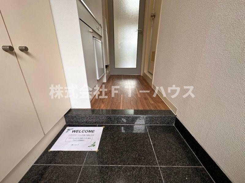 METEORIT弐番館の玄関