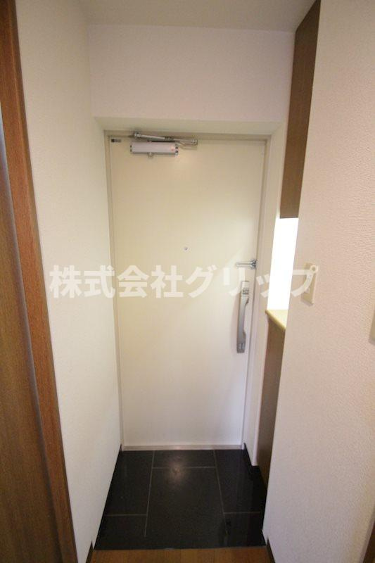 グリフィン横浜・桜木町参番館の玄関