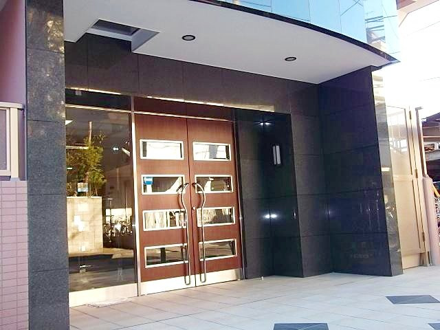 パルテール天王町のエントランス