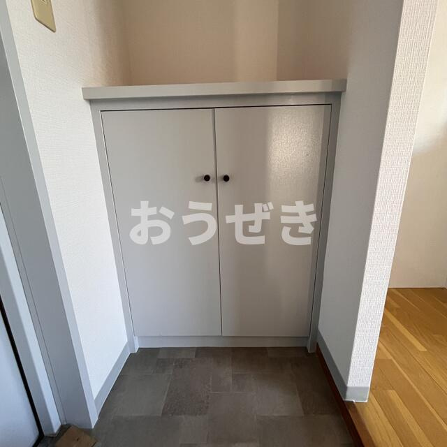 広地ハイツの玄関